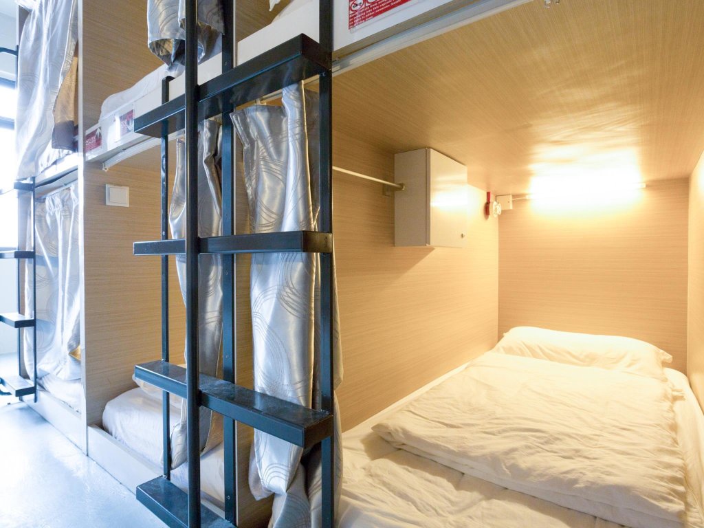 Кровать в общем номере K2 Guesthouse Central