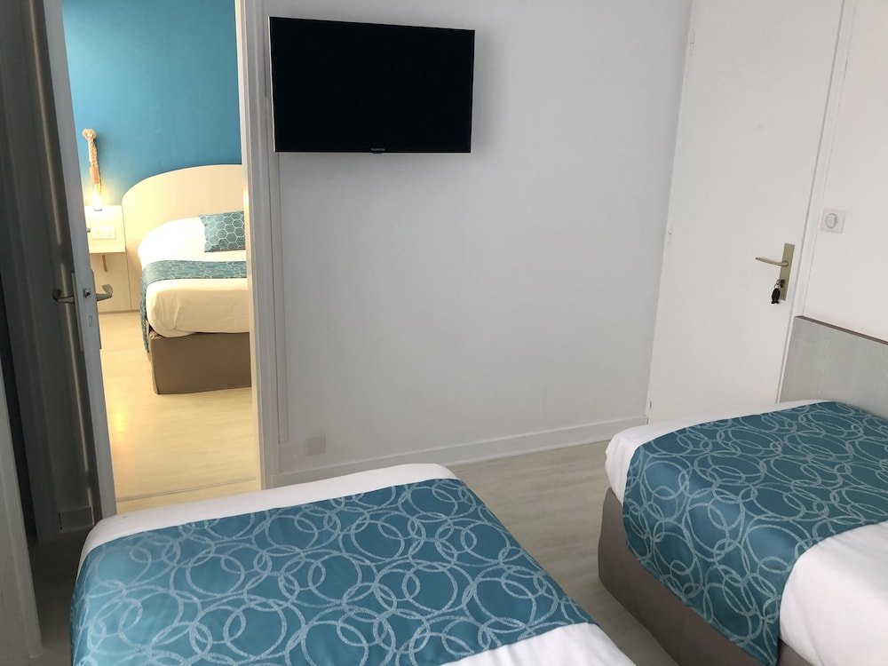 2 Bedrooms Comfort Quadruple room Hôtel La Côte Océane