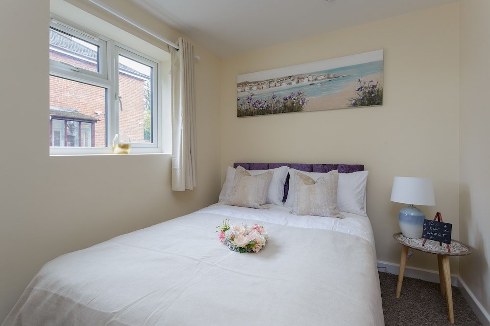 Standard Apartment Luxury Burgess Apartments close to Soton General Hospital