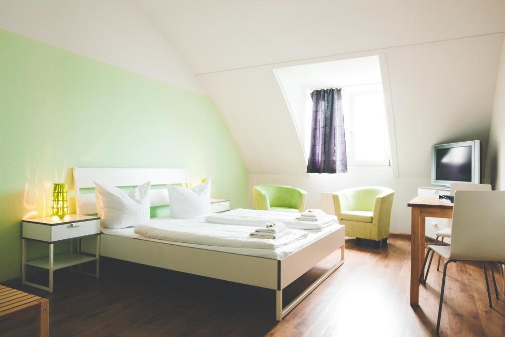 Standard Double room StayInn Freiburg Hostel & Guesthouse