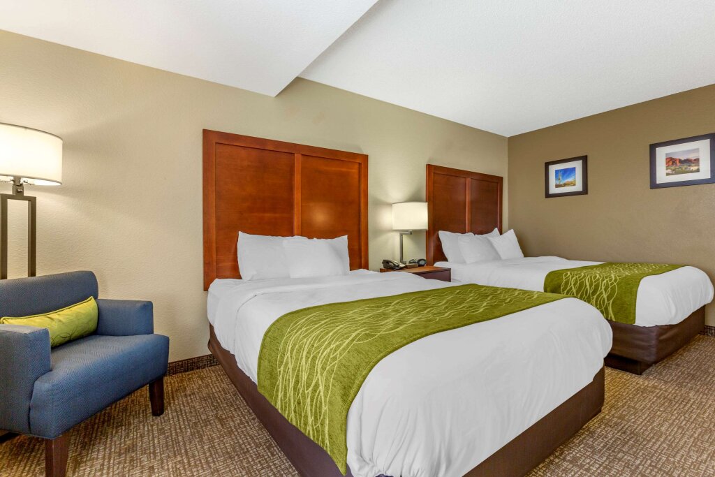 Четырёхместный номер Standard Comfort Inn & Suites Phoenix North - Deer Valley