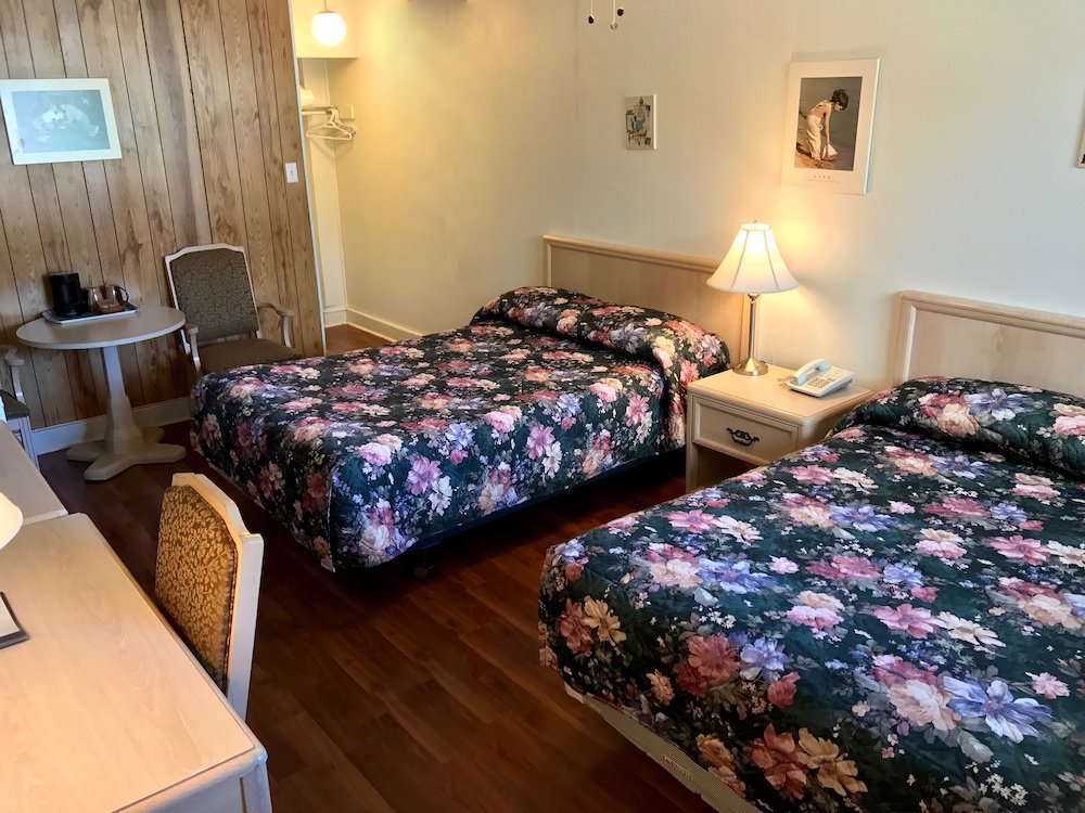 Grand room Lake City Motel