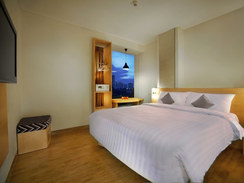 Standard room Neo Hotel Melawai