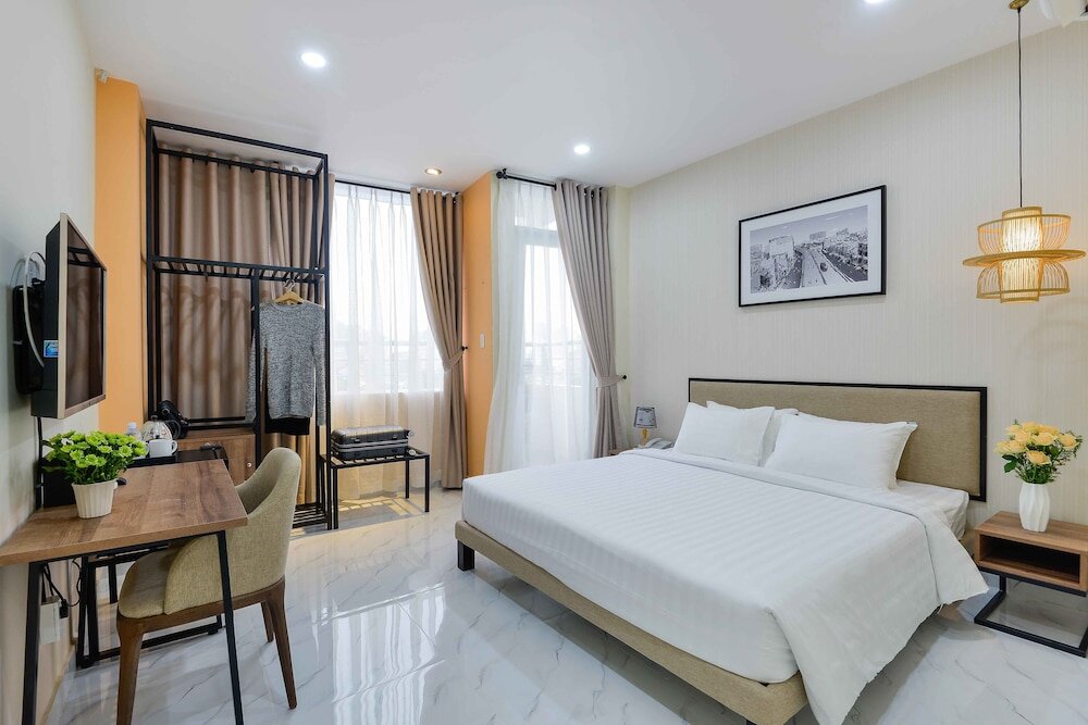 Deluxe Double room with balcony The Akoya Saigon Hotel