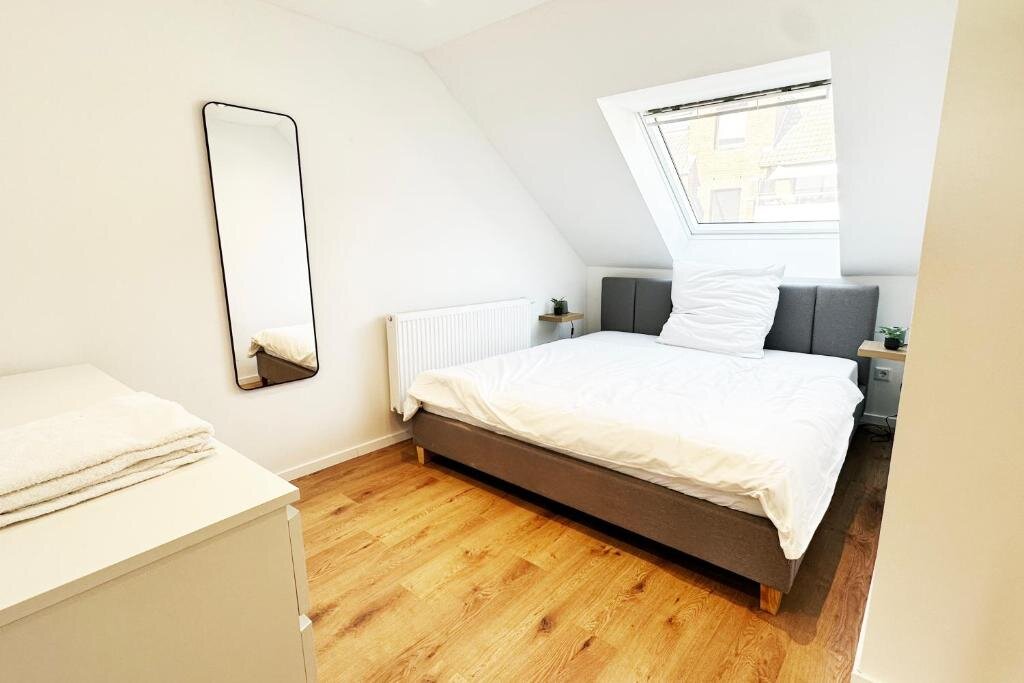 Apartment 1 Schlafzimmer Suite-Apartment zentral in Krefeld mit hohen Decken