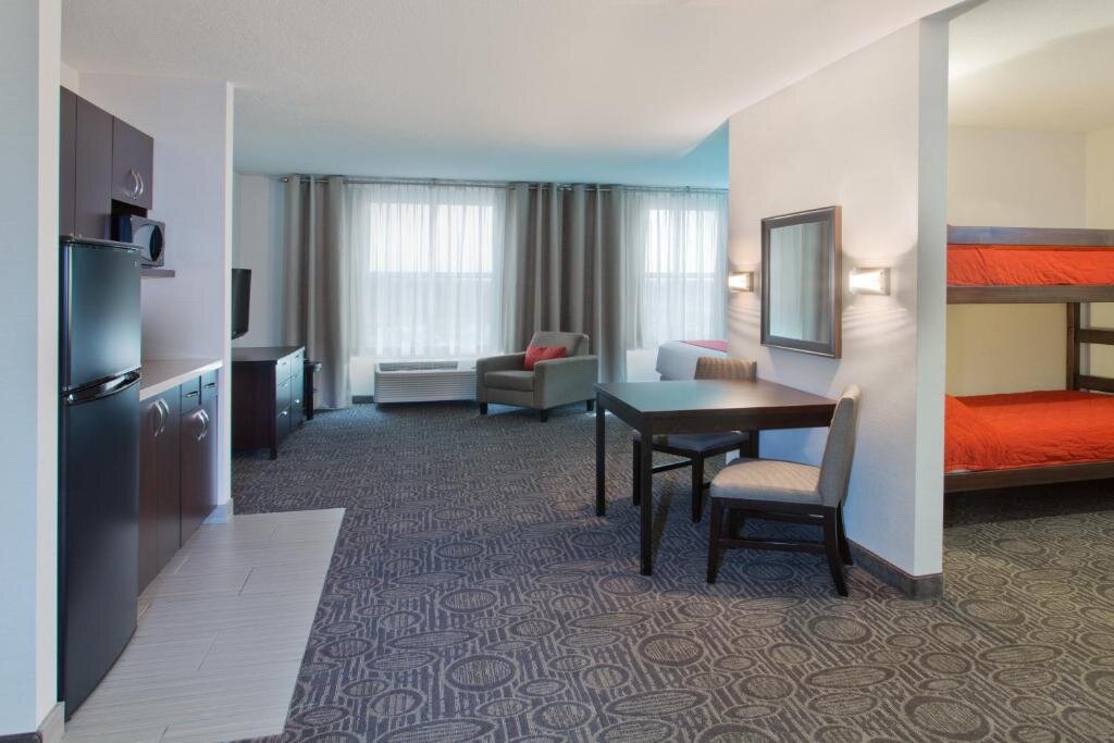 Люкс Holiday Inn & Suites Red Deer South