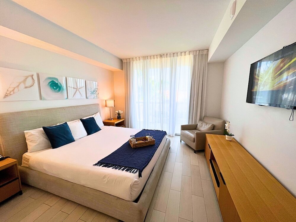2 Bedrooms Comfort Apartment with balcony Beachwalk Resort 2602
