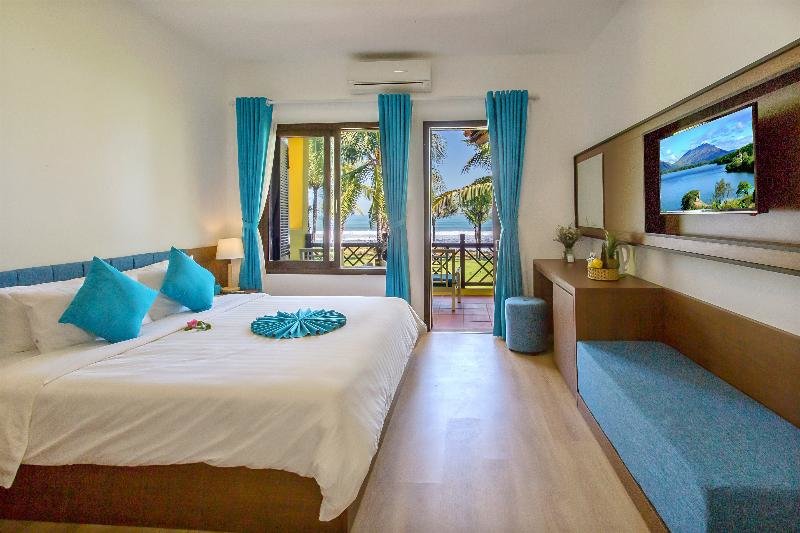 Deluxe Double room with ocean view Tropical Beach Hoi An Resort