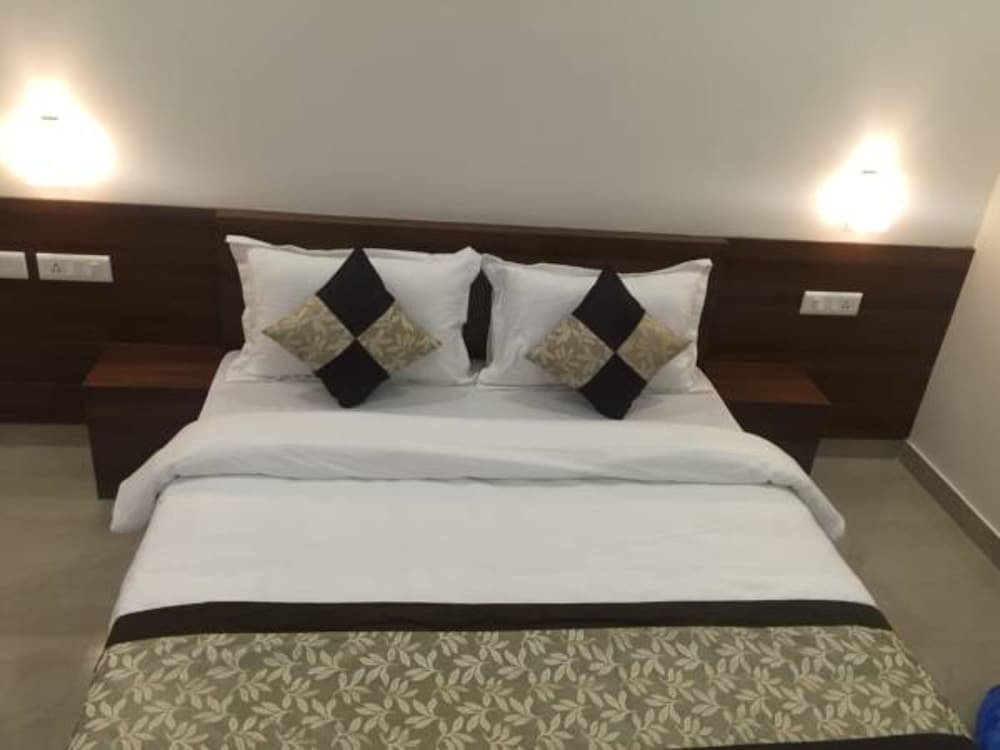Deluxe Double room with city view CASTLE VIEW