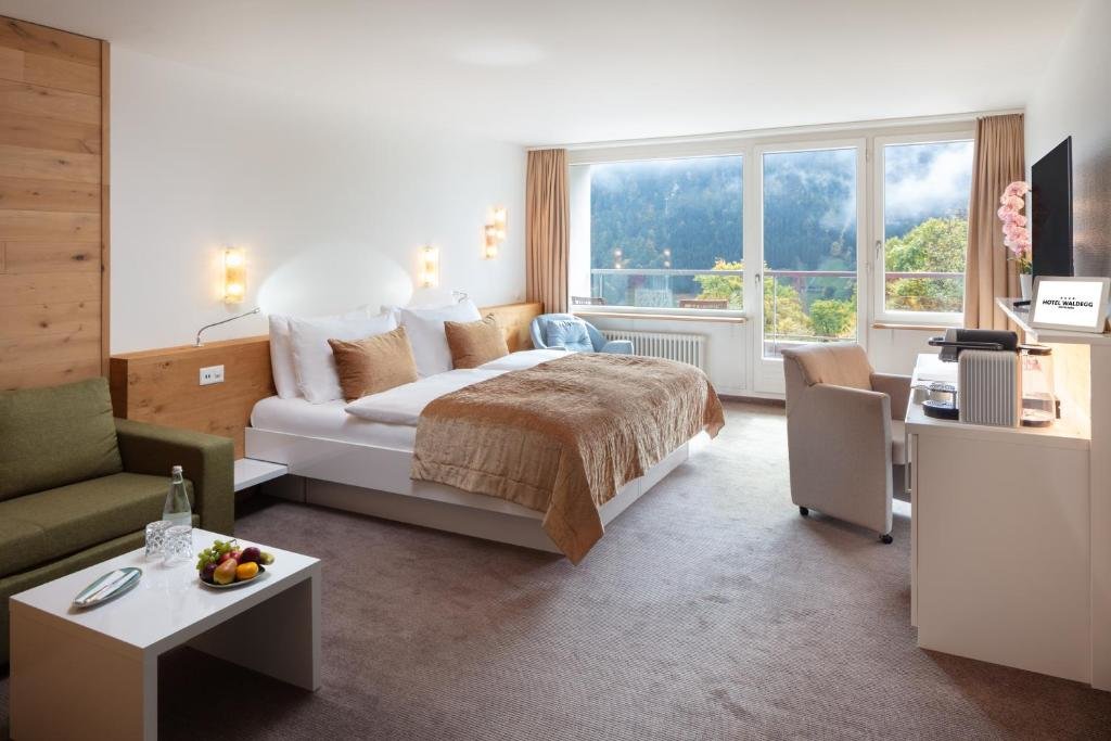 Camera doppia Superior con balcone e con vista sulle montagne Hotel Waldegg