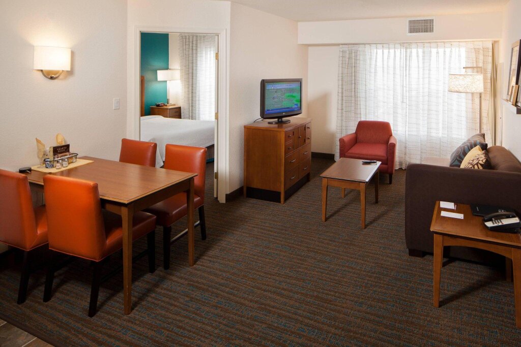 Люкс с 2 комнатами Residence Inn by Marriott Wichita East At Plazzio