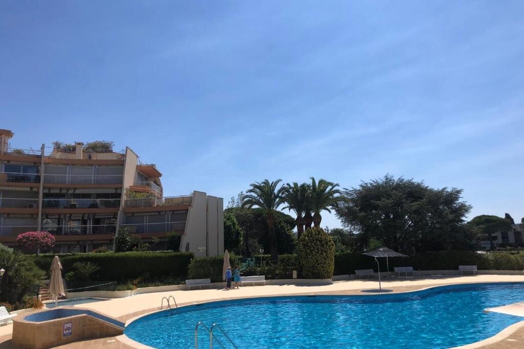 Apartment Nice 57M In A Quiet Residence With Pool