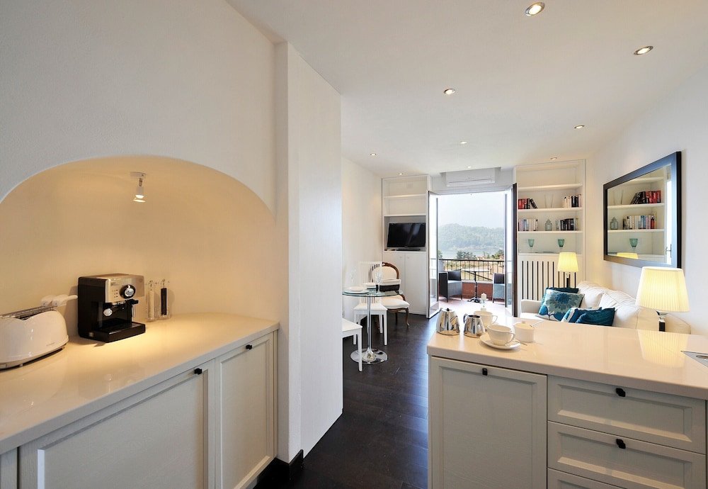 1 Bedroom Apartment Brentano Elegante