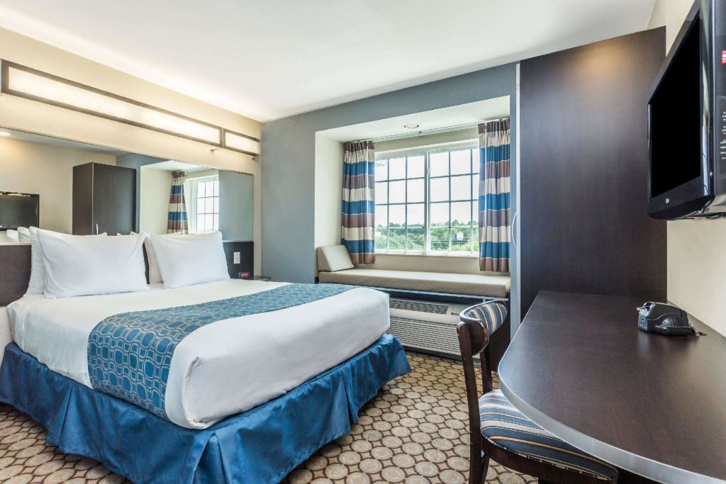 Suite cuádruple Microtel Inn & Suites by Wyndham Spring Hill/Weeki Wachee