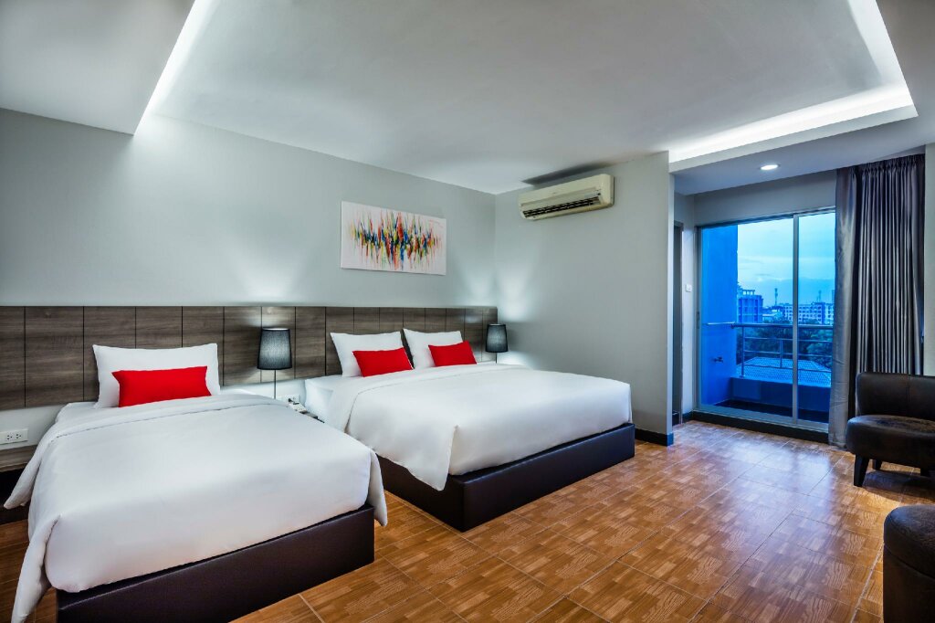 Standard Family room Livotel Hotel Hua Mak Bangkok