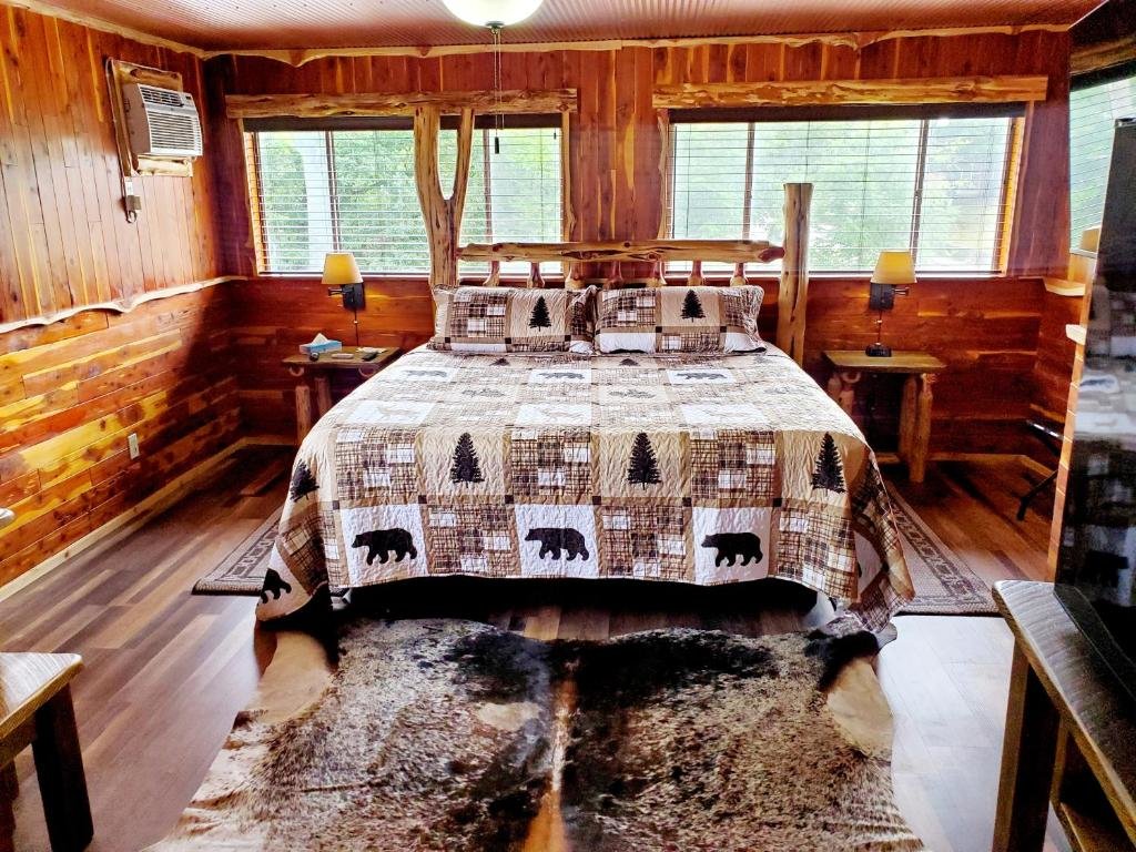 Deluxe Suite Log Cabin Inn