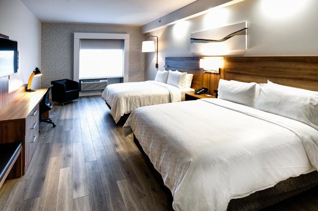 Suite Holiday Inn Express & Suites Trois Rivieres Ouest, an IHG Hotel