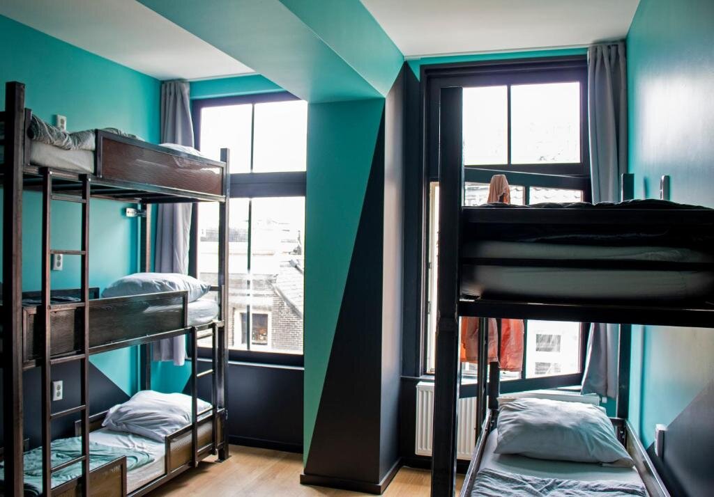 Кровать в общем номере Amsterdam Hostel Leidseplein
