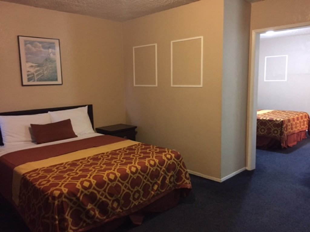 Standard Double room Anaheim Executive Inn & Suites