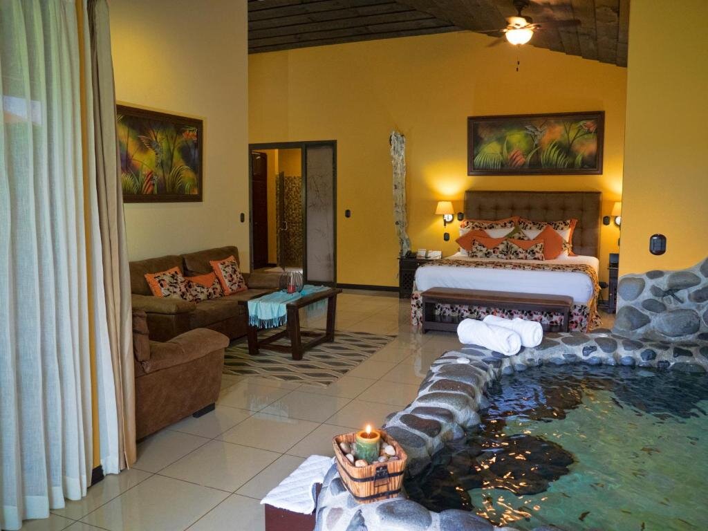Двухместный люкс Hotel Arenal Springs Resort & Spa