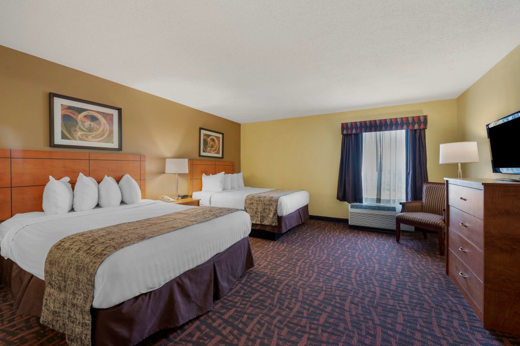 Quadruple suite Best Western Louisville East Inn & Suites