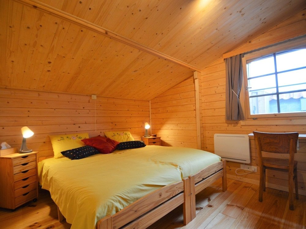 Chalet Pleasant Chalet in Anhee in a Charming Area