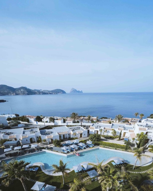 Люкс Laguna с балконом 7Pines Resort Ibiza, part of Destination by Hyatt