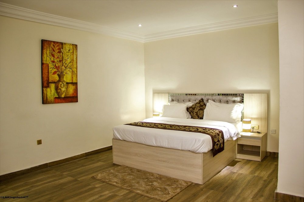 Семейный люкс с 2 комнатами Bon Hotel Port Harcourt At LA Kings