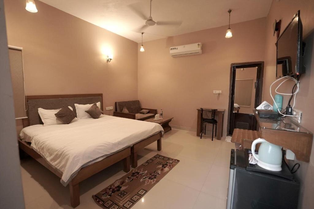 Camera Deluxe Devendragarh Palace - Luxury Paying Guest House