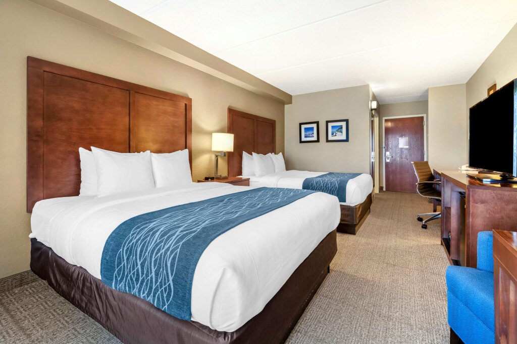 Четырёхместный номер Standard Comfort Inn & Suites Orlando North