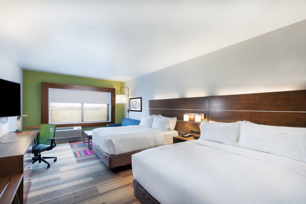 Двухместный номер Standard Holiday Inn Express and Suites Chanute, an IHG Hotel