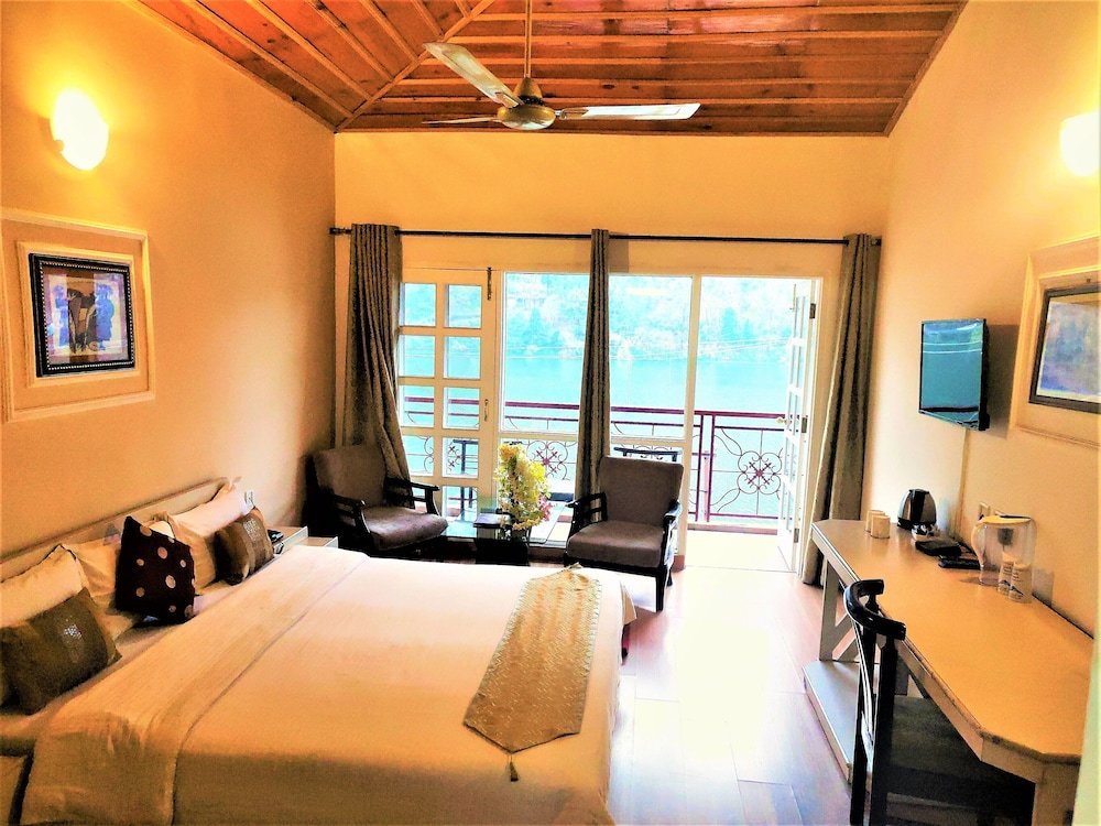 Deluxe chambre avec balcon et Vue sur le lac Neelesh Inn - A Luxury Lake view Hotel