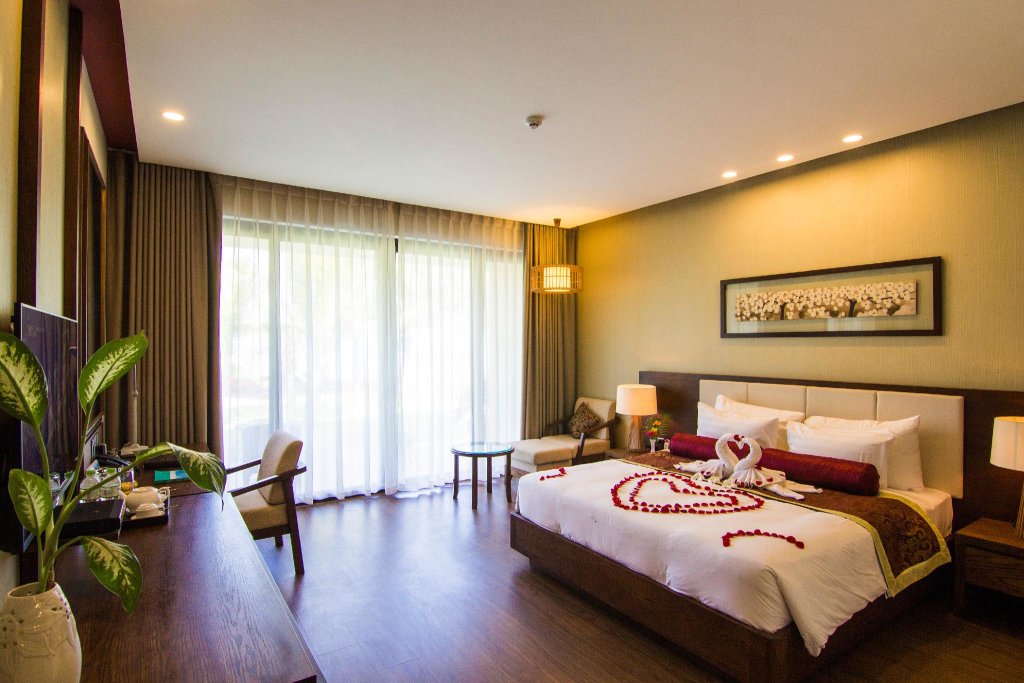 Double Suite Huong Phong Ho Coc Beach Resort