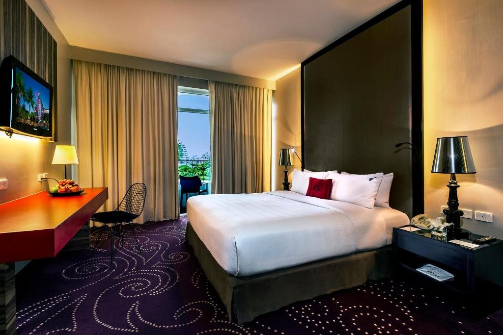 Deluxe Doppel Zimmer mit Stadtblick Hard Rock Hotel Pattaya - SHA Extra Plus