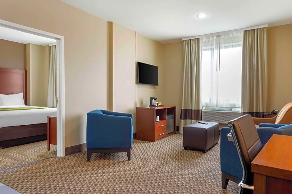 Люкс Comfort Inn & Suites near JFK Air Train