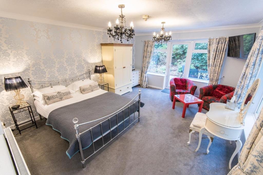 Standard Double room with garden view Grovefield Manor