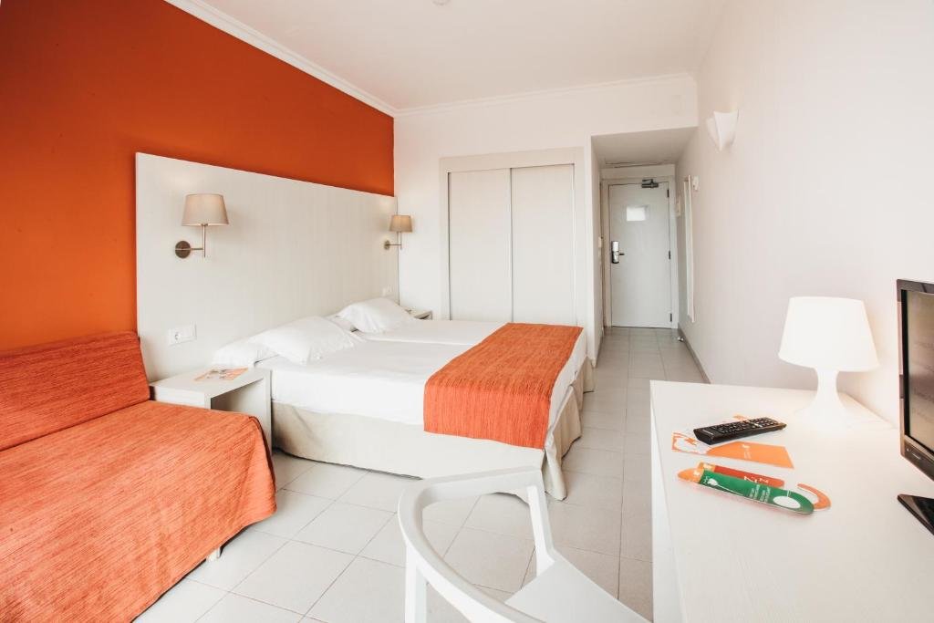 Standard Doppel Zimmer mit eingeschränktem Meerblick Minura Sur Menorca & Waterpark