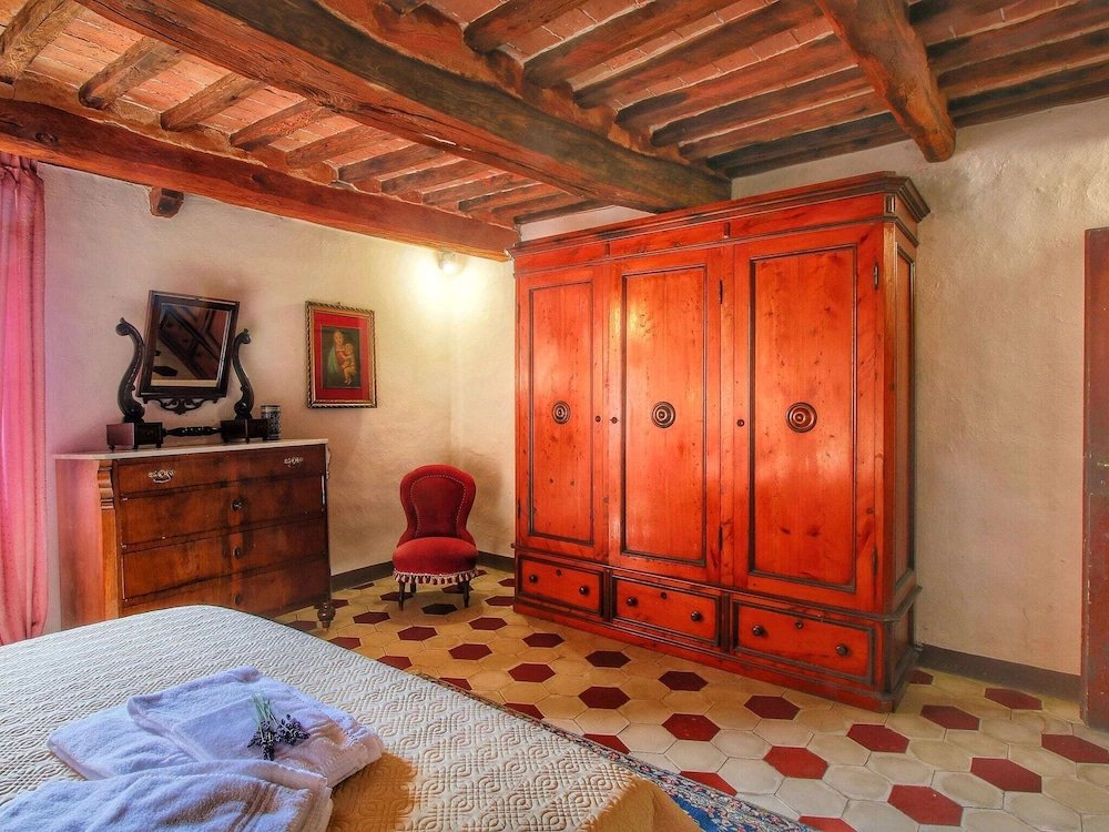 Cabaña Cozy Farmhouse with Swimming Pool in Le Tolfe near Florence