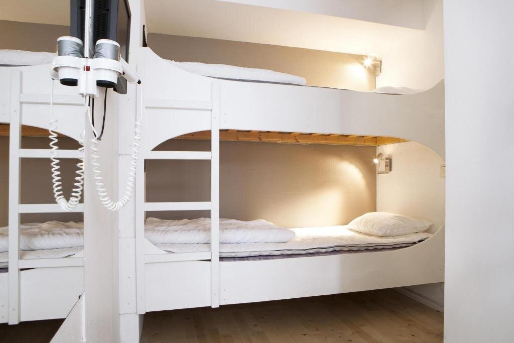 Кровать в общем номере (женский номер) Backpackers Göteborg