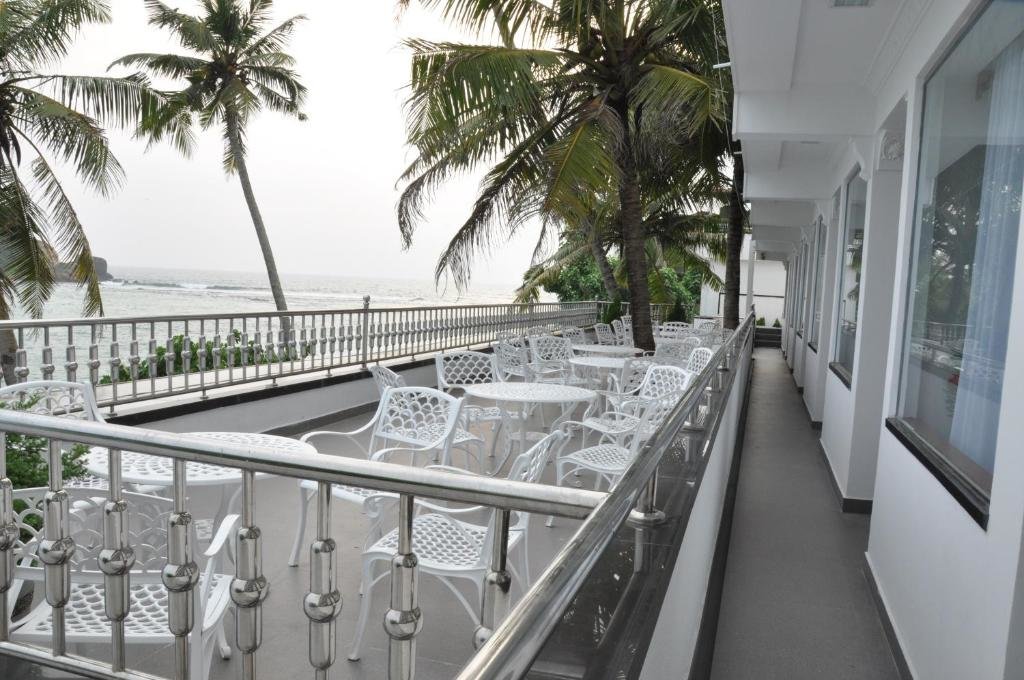 Deluxe Double room with sea view Goviyapana Beach Hotel