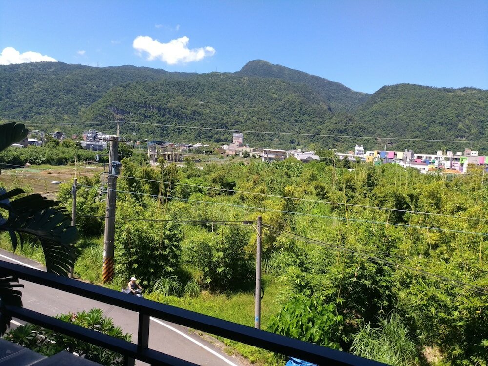 Camera doppia Standard con balcone e con vista sulle montagne Jiaoxi Song Tian B&B