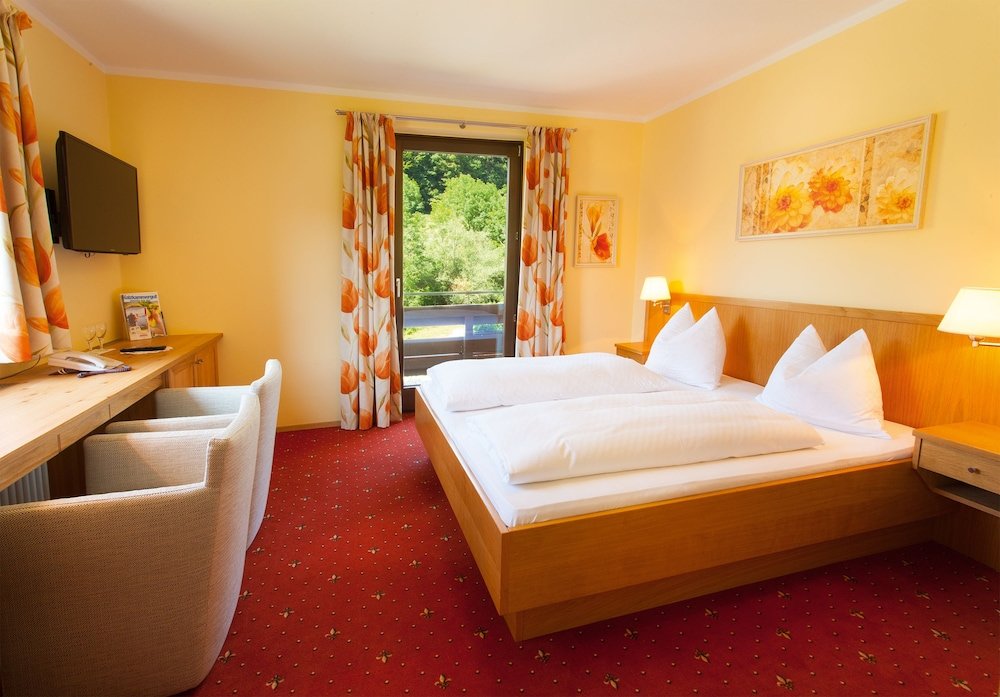 Standard Doppel Zimmer mit Bergblick Hotel Seewinkel