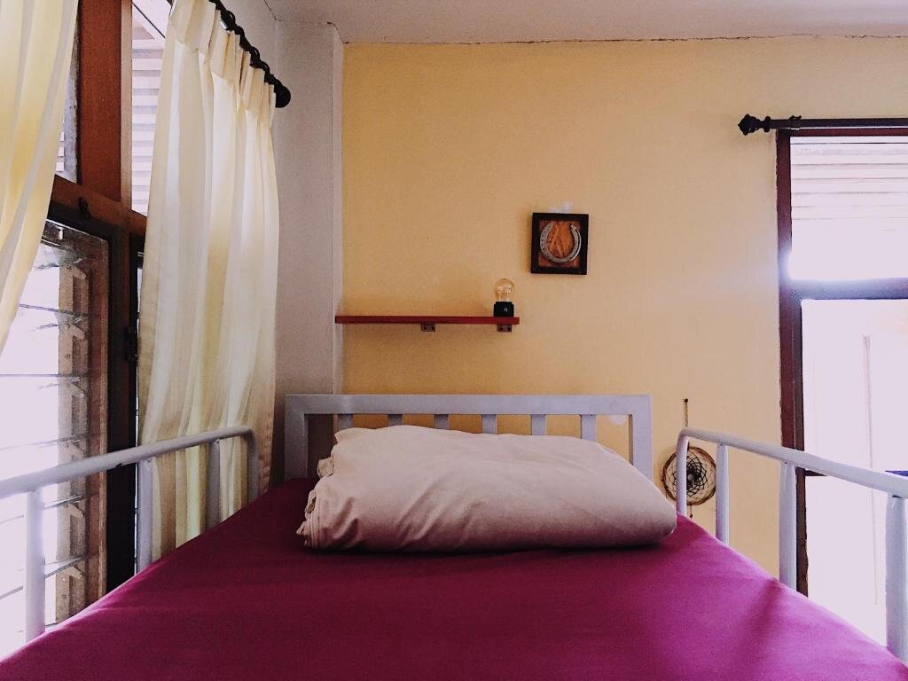 Кровать в общем номере (женский номер) Baan Mai Sak
