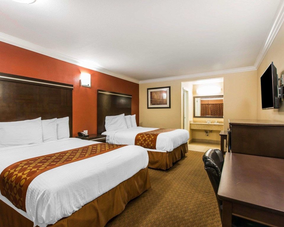 Standard quadruple chambre Rodeway Inn & Suites Corona