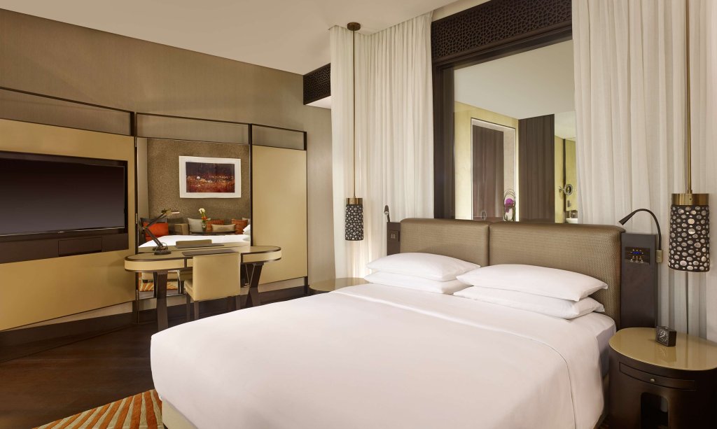 Двухместный клубный номер с балконом Grand Hyatt Abu Dhabi Hotel & Residences Emirates Pearl