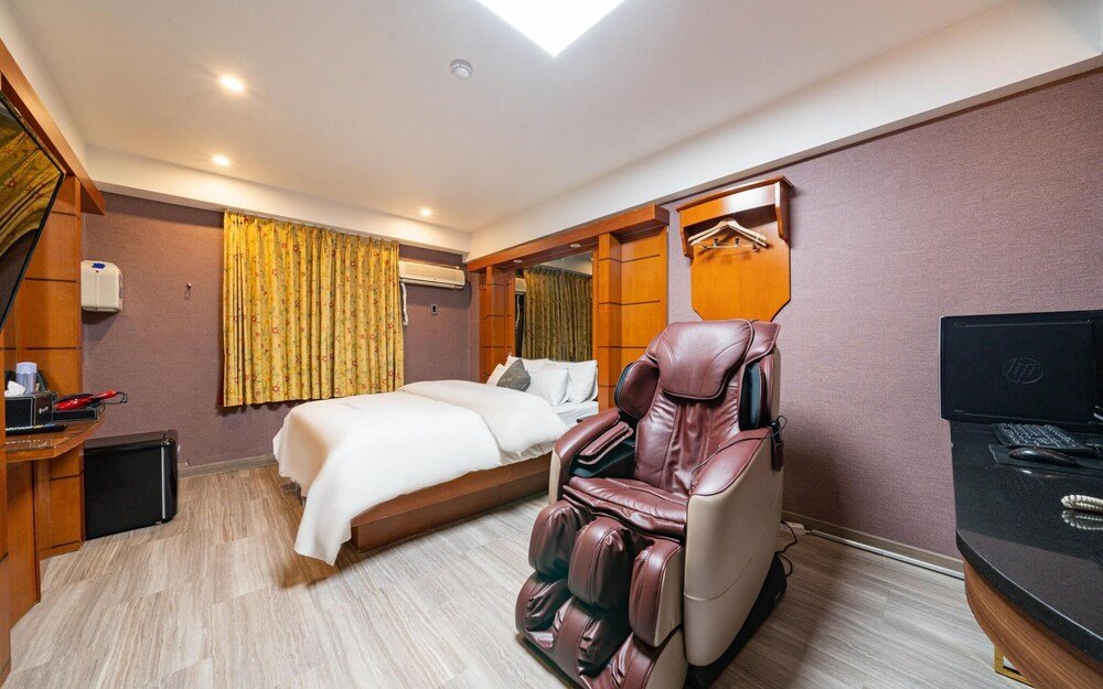 Suite Yecheon Paradise Hotel