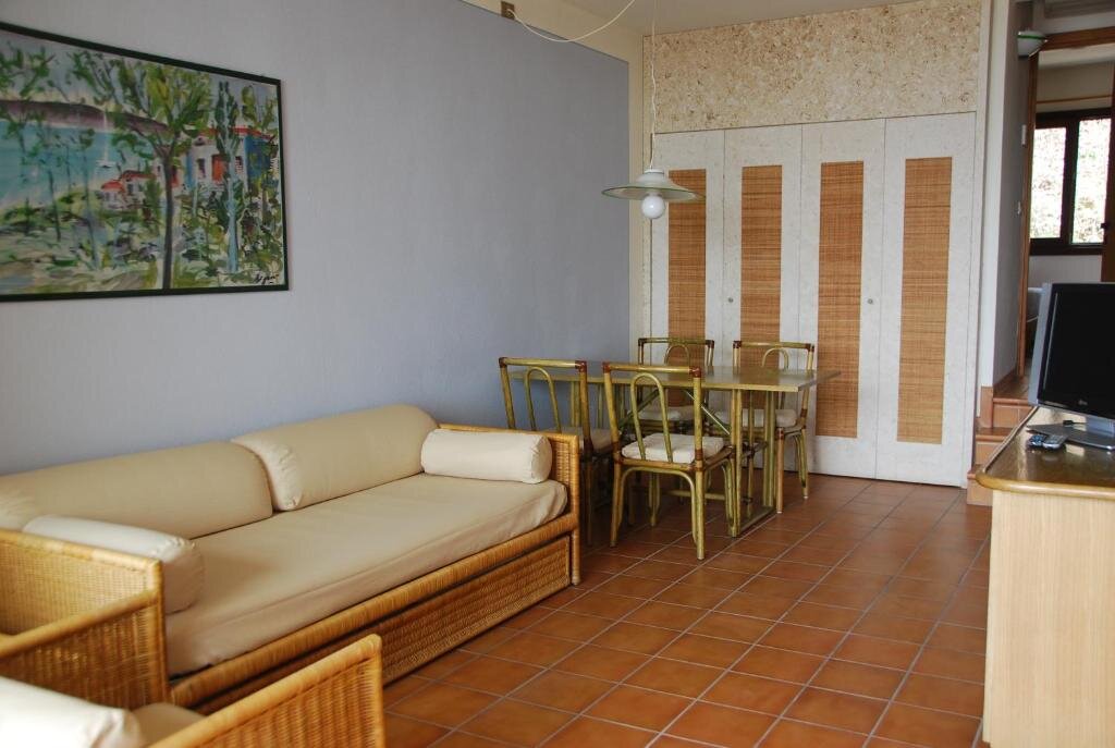 1 Bedroom Apartment with lake view Poiano Garda Resort Appartamenti