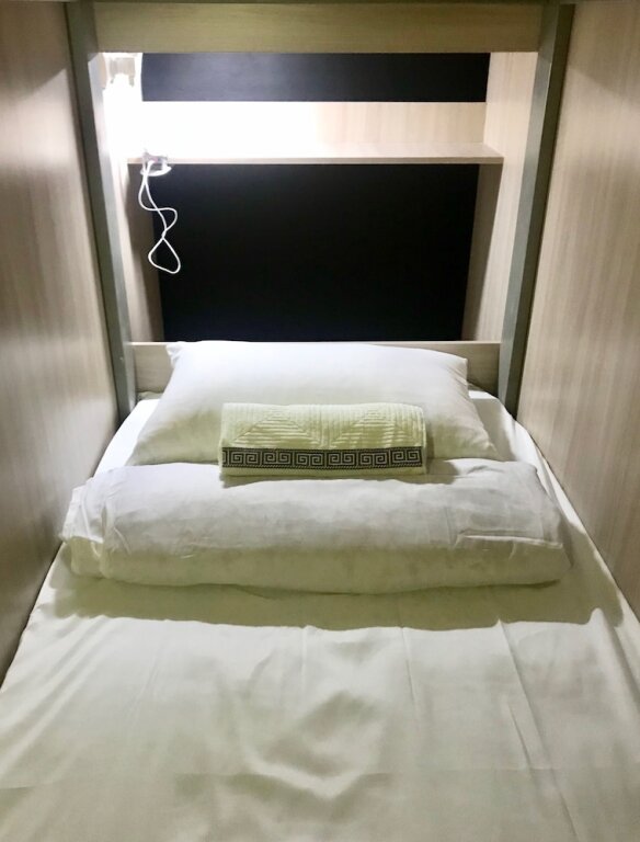 Кровать в общем номере Yellow Park Hostel