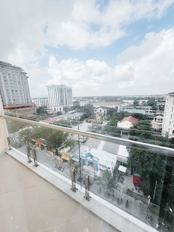 Habitación doble Estándar con balcón y con vista a la ciudad Ad41 Hotel Hue Cs1