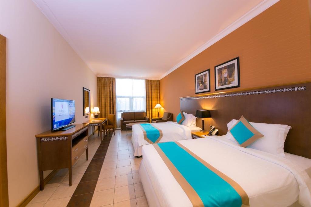 Полулюкс Copthorne Al Jahra Hotel & Resort